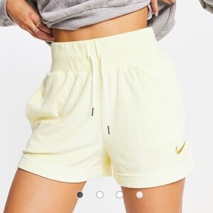 NEW Nike Size 1X Yellow Towel Terry Casual Shorts Standard‎ Fit 3” Mid Rise
